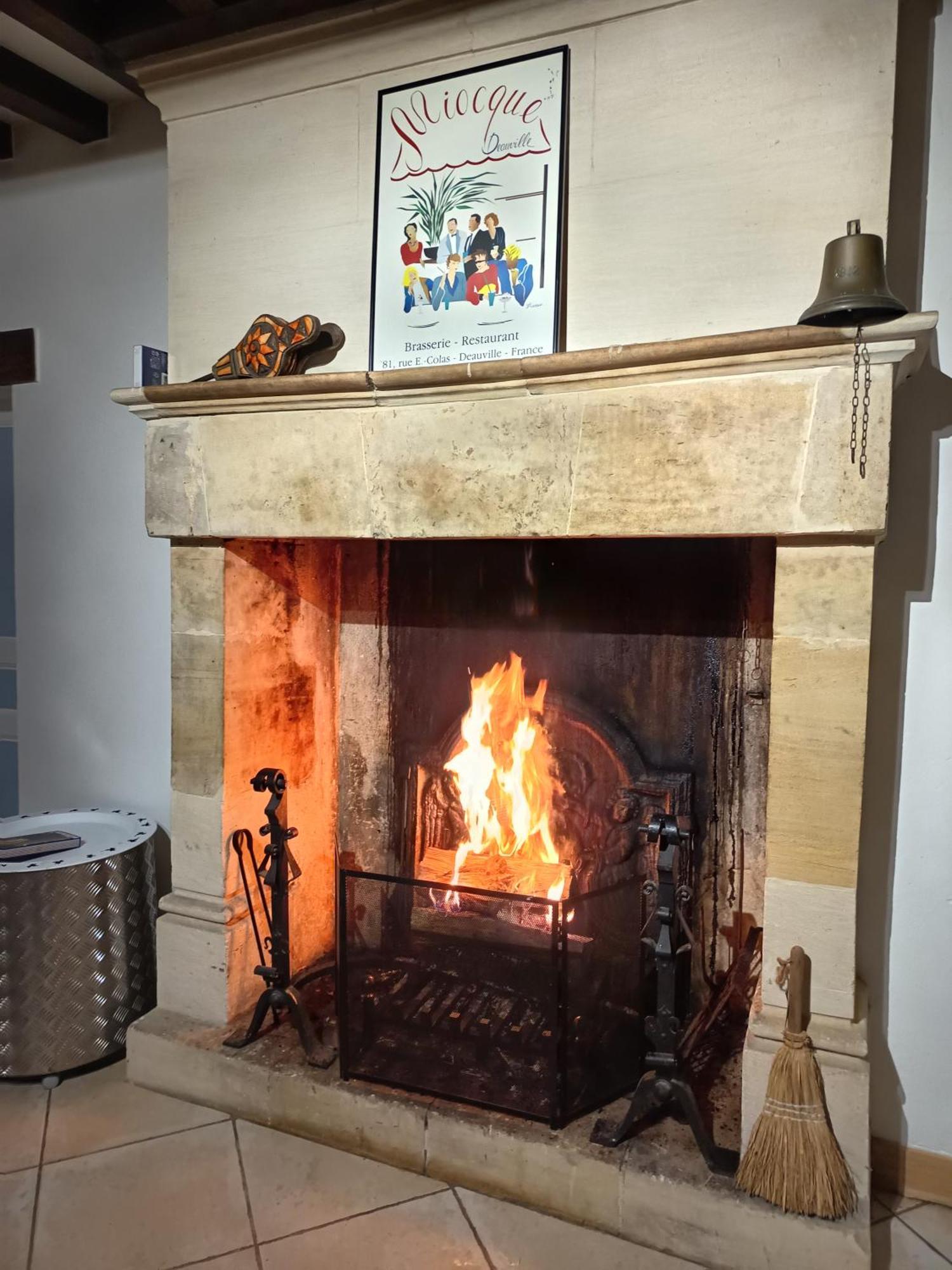 Maison De Charme Tour-en-Bessin Екстериор снимка