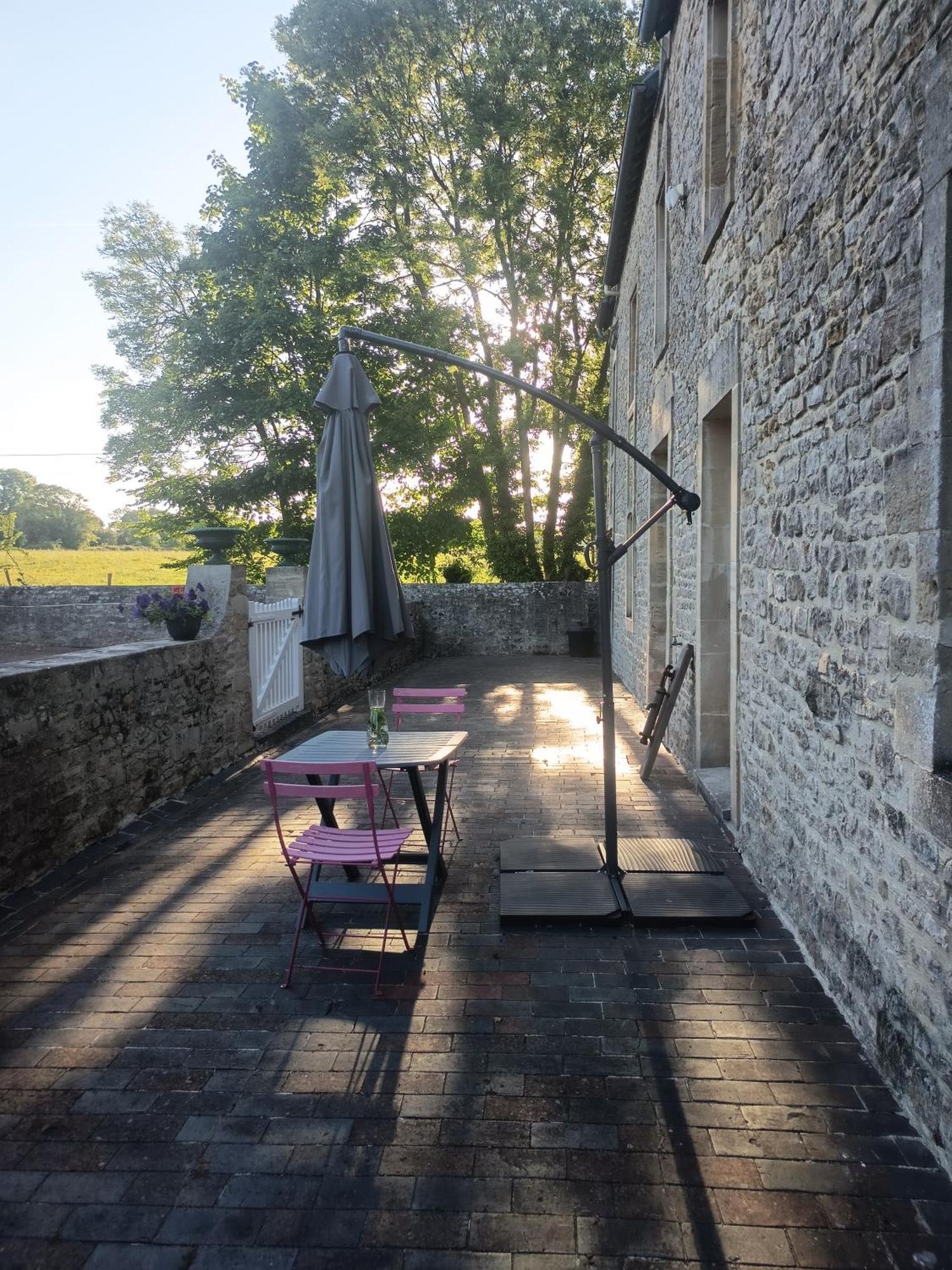 Maison De Charme Tour-en-Bessin Екстериор снимка